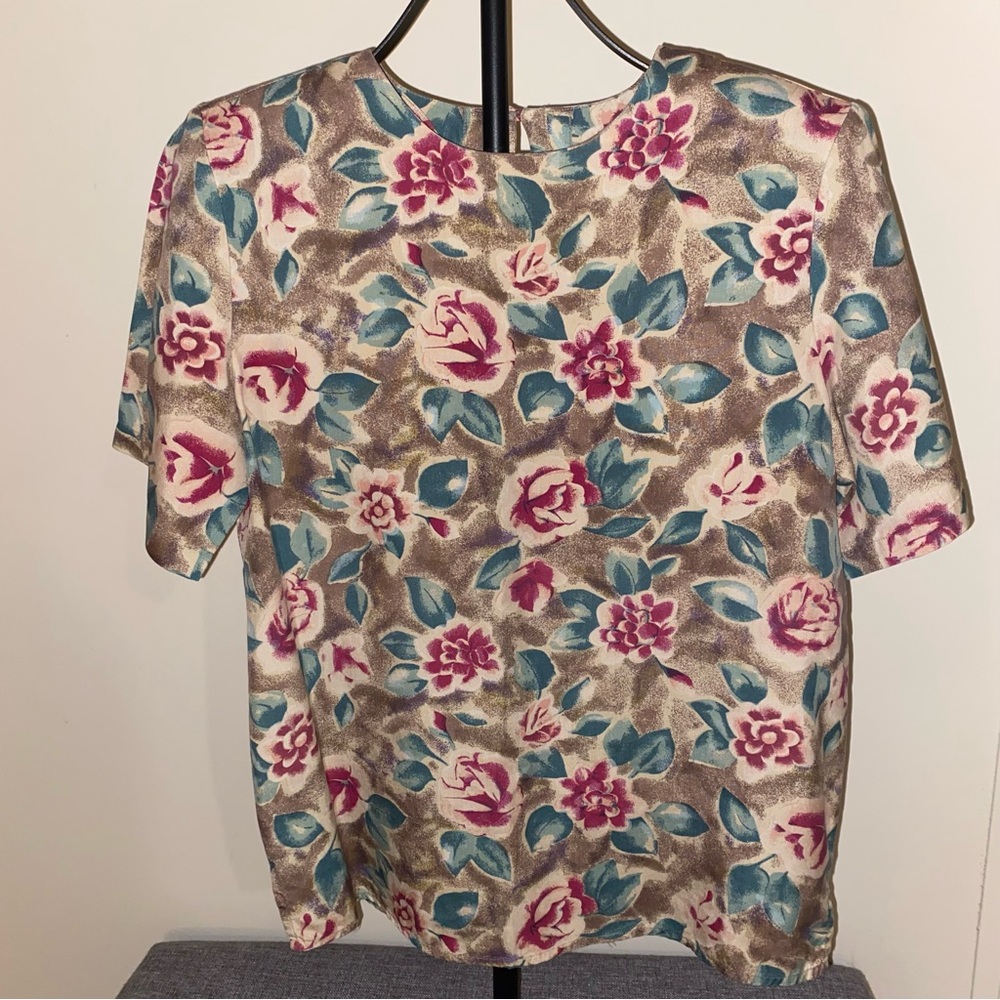Vintage Retro Petite Sophisticate Floral Blouse Size P 100% SILK Great Condition